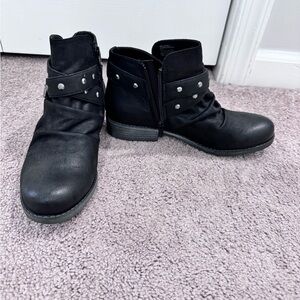 Women’s black ankle boots size 8